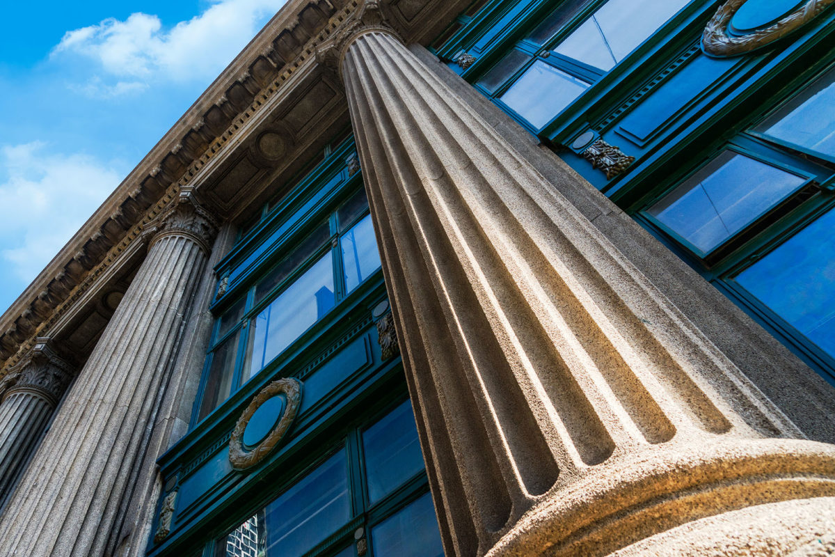 Brattle Experts Examine Rise in AI-Related Disclosures in <i>Bloomberg Law</i> Article